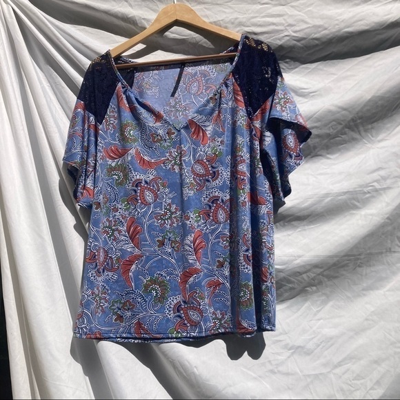 Bleeker & McDougal Blouse Blue Flutter Sleeves, Size Large - Picture 3 of 10